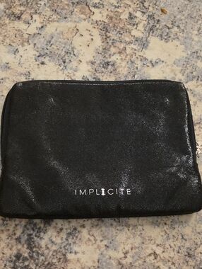 IMPLICITE Black Shiny Tablet Pouch